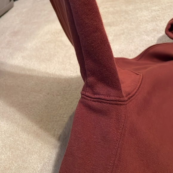 Nike Men's burgundy Hoodie - Picture 5 of 8